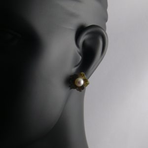 Shell Flower and Pearl stud earrings