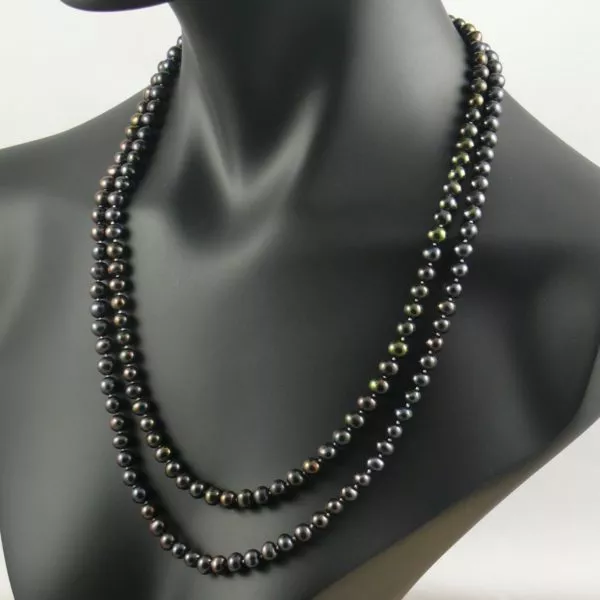 Black 8mm Pearl necklace