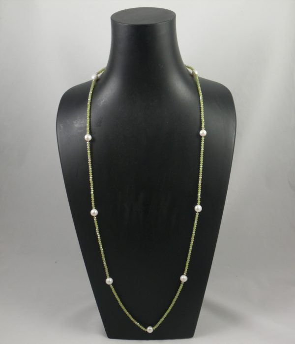 Green Crystal Necklace with White Pearls