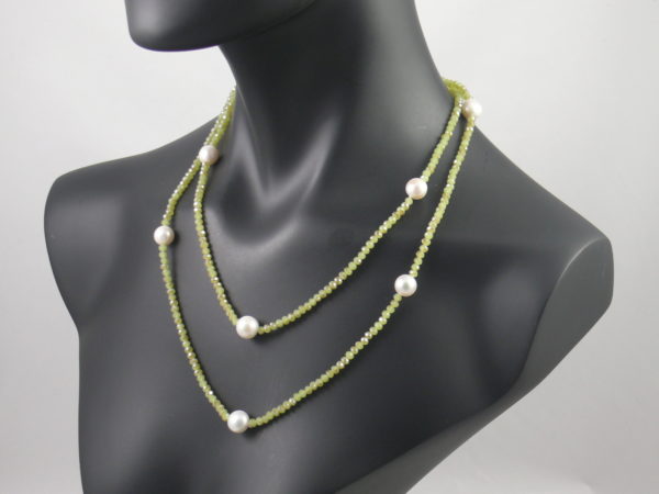 Green Crystal Necklace with White Pearls