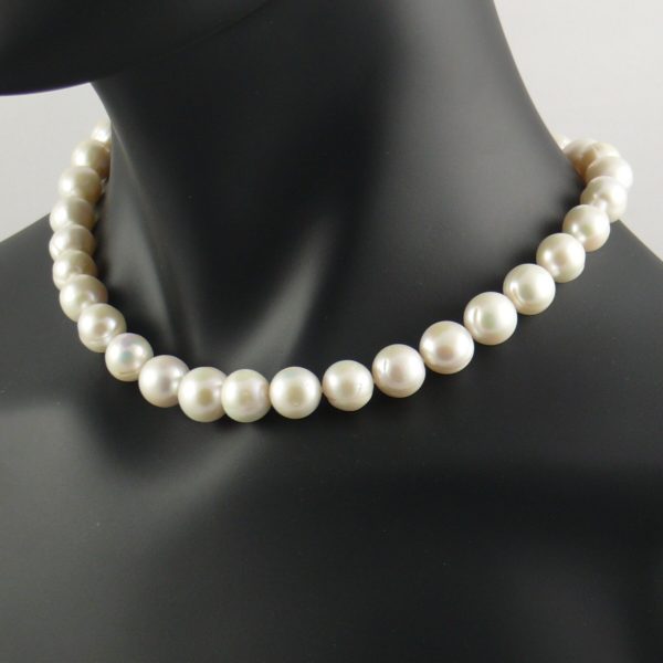 White 12-13mm Pearl necklace